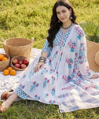 Women Floral Printed Empire Pure Cotton Kurta with Trousers & With Dupatta 5