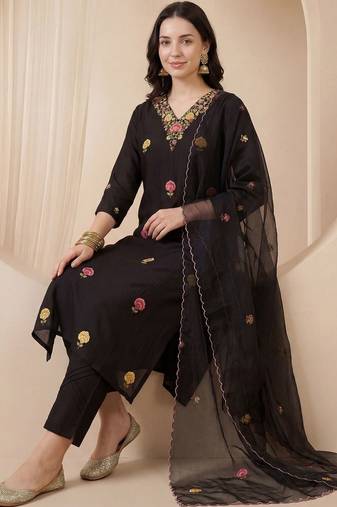 Women Floral Embroidered Regular Thread Work Kurta with Trousers & With Dupatta