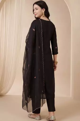 Women Floral Embroidered Regular Thread Work Kurta with Trousers & With Dupatta
