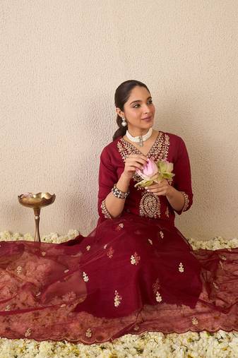 Women Ethnic Motifs Embroidered Regular Gotta Patti Kurta Trousers With Dupatta