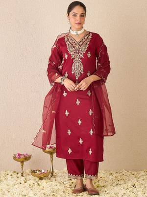 Women Ethnic Motifs Embroidered Regular Gotta Patti Kurta Trousers With Dupatta 2