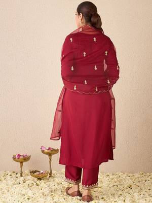 Women Ethnic Motifs Embroidered Regular Gotta Patti Kurta Trousers With Dupatta 5