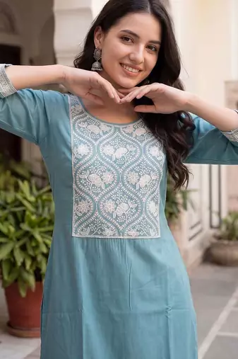 Women Ethnic Motifs Embroidered Regular Thread Work Kurta with Trousers