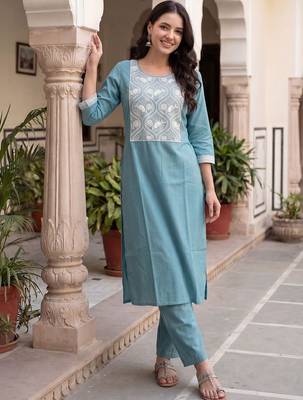 Women Ethnic Motifs Embroidered Regular Thread Work Kurta with Trousers 3