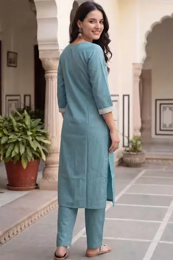 Women Ethnic Motifs Embroidered Regular Thread Work Kurta with Trousers