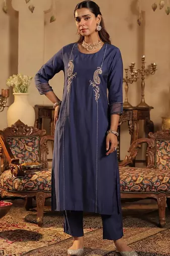 Women Ethnic Motifs Embroidered Regular Thread Work Kurta with Trousers & With Dupatta