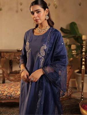 Women Ethnic Motifs Embroidered Regular Thread Work Kurta with Trousers & With Dupatta 3