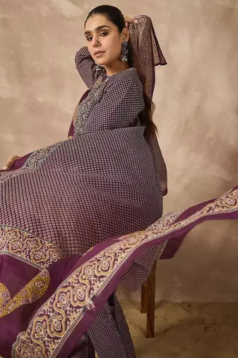 Women Ethnic Motifs Printed Regular Sequinned Pure Cotton Kurta with Trousers & With Dupatta