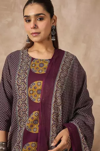 Women Ethnic Motifs Printed Regular Sequinned Pure Cotton Kurta with Trousers & With Dupatta