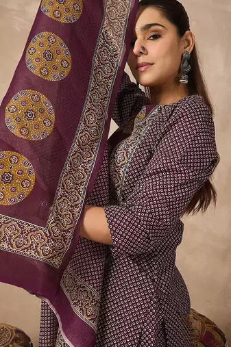 Women Ethnic Motifs Printed Regular Sequinned Pure Cotton Kurta with Trousers & With Dupatta