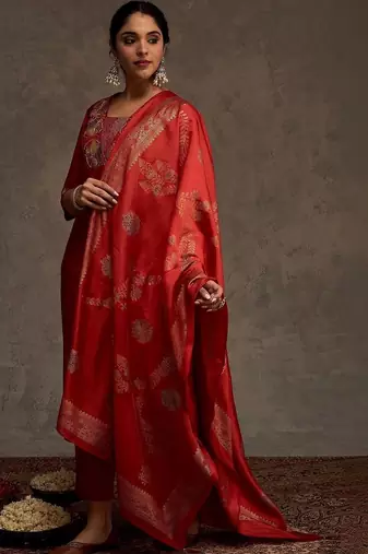 Women Ethnic Motifs Embroidered Regular Thread Work Kurta with Trousers & With Dupatta