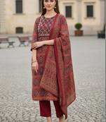 Women Printed Regular Thread Work Pure Cotton Kurta with Trousers & With Dupatta
