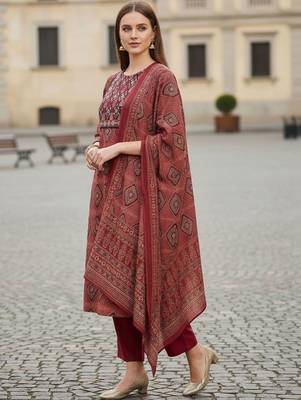 Women Printed Regular Thread Work Pure Cotton Kurta with Trousers & With Dupatta 2