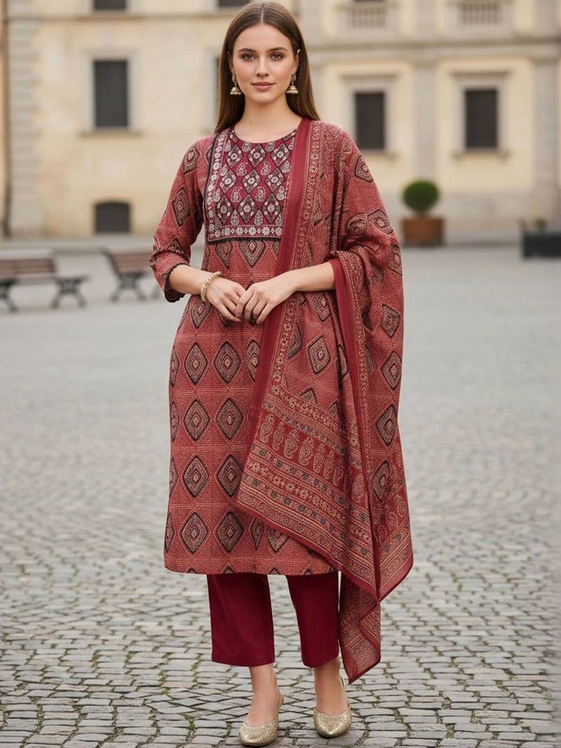 Women Printed Regular Thread Work Pure Cotton Kurta with Trousers & With Dupatta