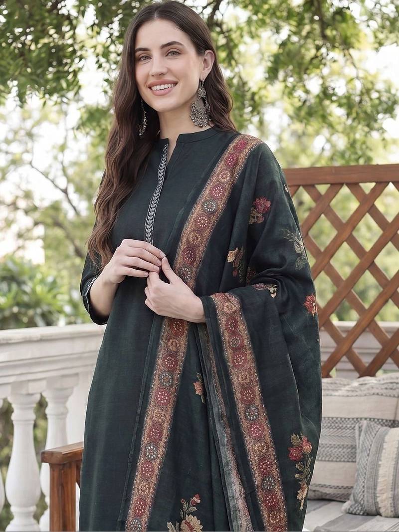Women Ethnic Motifs Embroidered Regular Thread Work Kurta with Trousers & With Dupatta