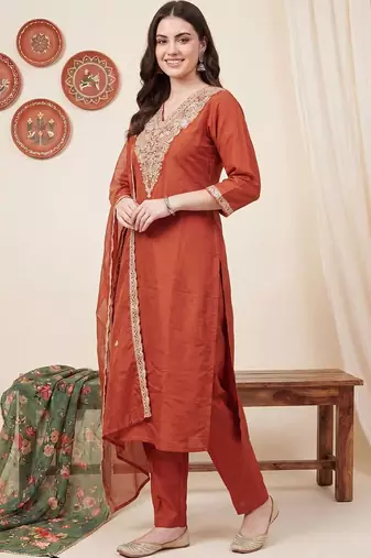 Women Ethnic Motifs Embroidered Regular Thread Work Kurta with Trousers & With Dupatta