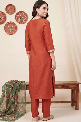 Women Ethnic Motifs Embroidered Regular Thread Work Kurta with Trousers & With Dupatta