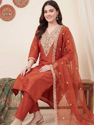 Women Ethnic Motifs Embroidered Regular Thread Work Kurta with Trousers & With Dupatta 5