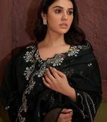 Women Floral Embroidered Regular Beads and Stones Kurta with Trousers & Dupatta
