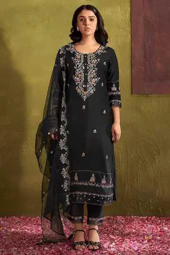 Women Floral Embroidered Regular Beads and Stones Kurta with Trousers & Dupatta