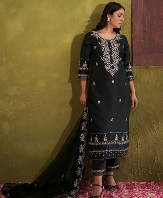 Women Floral Embroidered Regular Beads and Stones Kurta with Trousers & Dupatta 4