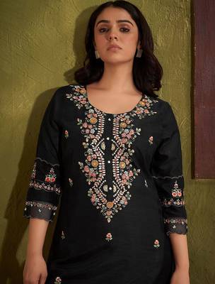Women Floral Embroidered Regular Beads and Stones Kurta with Trousers & Dupatta 5