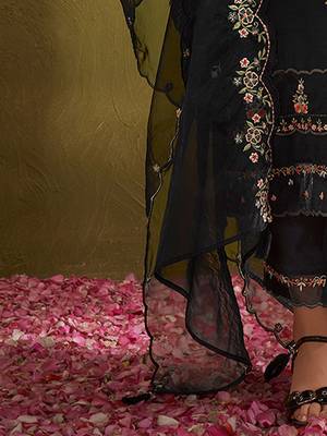 Women Floral Embroidered Regular Beads and Stones Kurta with Trousers & Dupatta 6