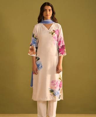 Floral Printed Beads And Stones Linen Kurta Wiith Trousers And Dupatta 1