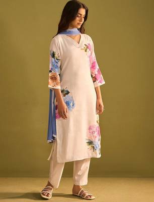 Floral Printed Beads And Stones Linen Kurta Wiith Trousers And Dupatta 3