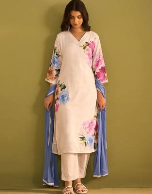Floral Printed Beads And Stones Linen Kurta Wiith Trousers And Dupatta 5
