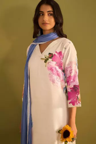 Floral Printed Beads And Stones Linen Kurta Wiith Trousers And Dupatta