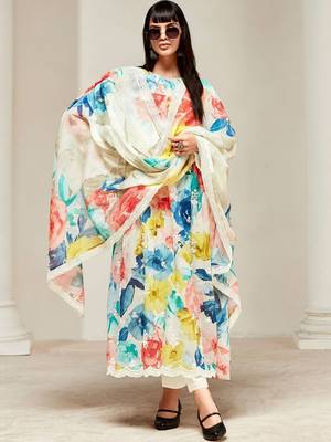 Women Floral Embroidered Empire Thread Work Kurta with Trousers & With Dupatta 1