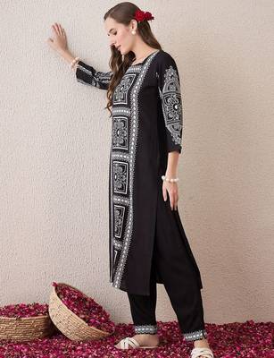 Floral Printed Round Neck Pure Cotton Straight Kurta With Trousers 3