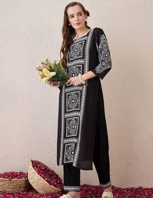 Floral Printed Round Neck Pure Cotton Straight Kurta With Trousers 5