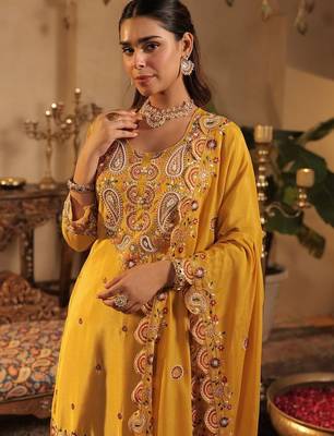Women Paisley Embroidered Kurta with Palazzos & Dupatta 2