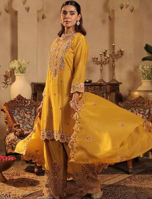 Women Paisley Embroidered Kurta with Palazzos & Dupatta 3