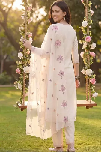 Women Floral Embroidered Regular Thread Work Kurta with Trousers & With Dupatta