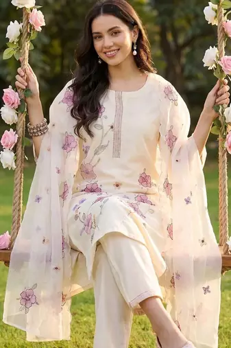 Women Floral Embroidered Regular Thread Work Kurta with Trousers & With Dupatta