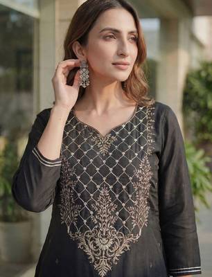 Women Ethnic Motifs Embroidered Regular Liva Kurta with Trousers & With Dupatta 3