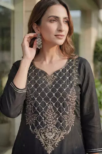 Women Ethnic Motifs Embroidered Regular Liva Kurta with Trousers & With Dupatta