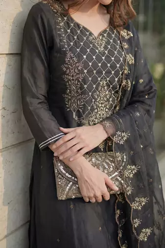 Women Ethnic Motifs Embroidered Regular Liva Kurta with Trousers & With Dupatta