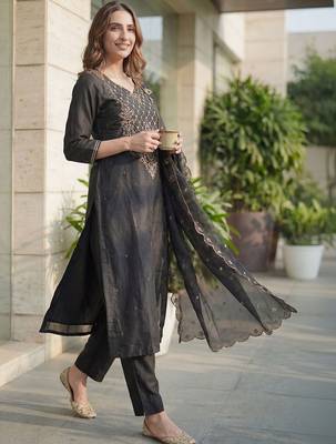 Women Ethnic Motifs Embroidered Regular Liva Kurta with Trousers & With Dupatta 6