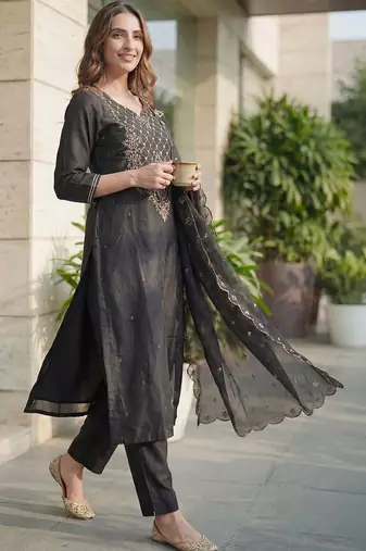Women Ethnic Motifs Embroidered Regular Liva Kurta with Trousers & With Dupatta