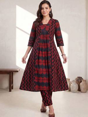 Women Printed Regular Pure Cotton Kurta with Trousers 1