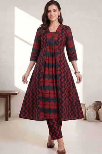Women Printed Regular  Cotton Kurta with Trousers