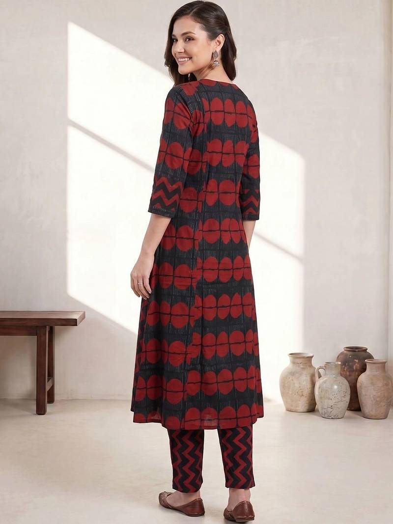 Women Printed Regular Pure Cotton Kurta with Trousers