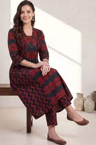 Women Printed Regular Pure Cotton Kurta with Trousers