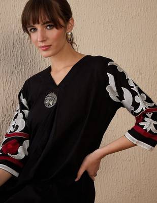 Women Ethnic Motifs Embroidered Regular Thread Work Pure Cotton Kurta with Trousers 3