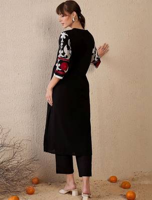 Women Ethnic Motifs Embroidered Regular Thread Work Pure Cotton Kurta with Trousers 5