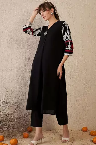 Women Ethnic Motifs Embroidered Regular Thread Work Pure Cotton Kurta with Trousers